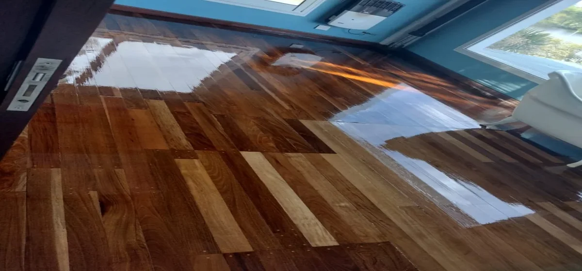 Restauración y plastificado de superficies realizado por JB Construcciones